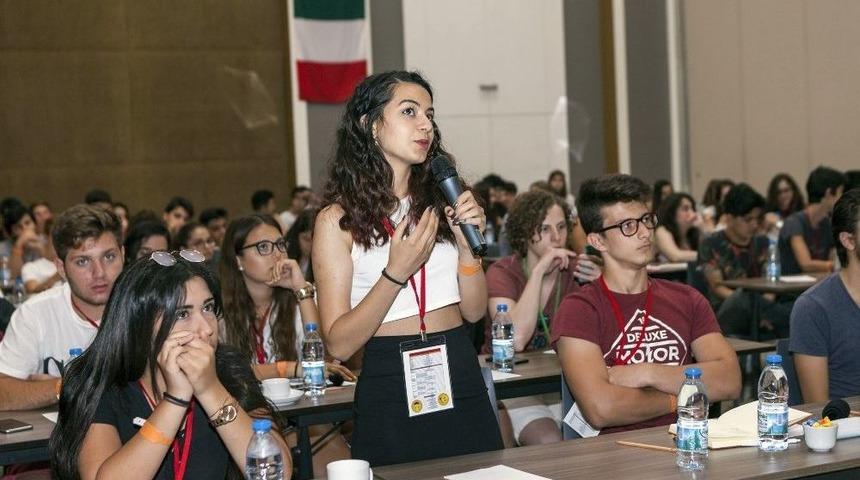 T&uuml;rkiye&rsquo;den Yurtdışında Eğitime Gidecek Başarılı &Ouml;ğrenciler Antalya&rsquo;da Kamptaydı