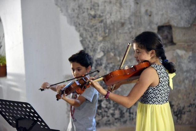 Ayastefanos Kilisesi’nde Klasik Müzik Konseri