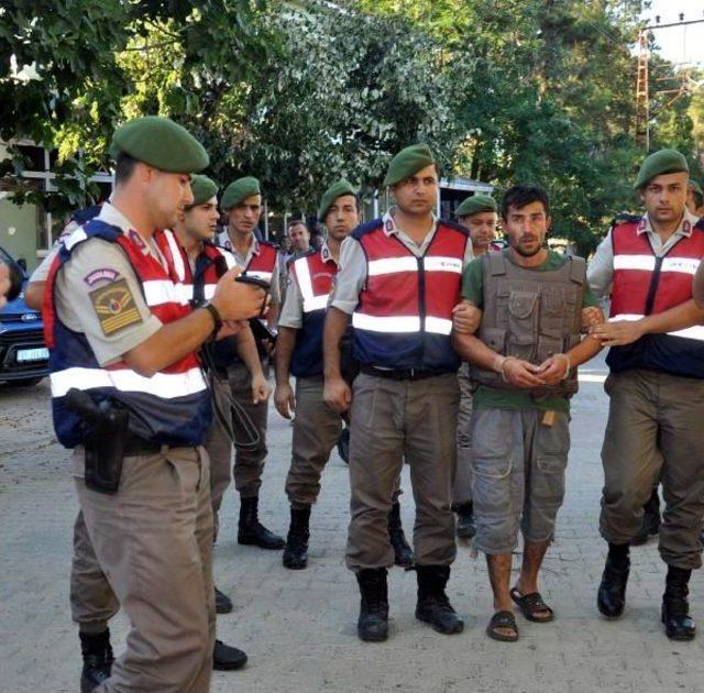 Arkadaşını Kahvede Oyununa Karıştığı Için Öldürmüş