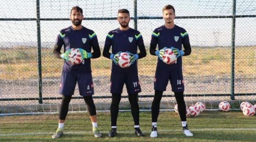 Manisa B&uuml;y&uuml;kşehir Belediyespor'un Kalesi Emin Ellerde