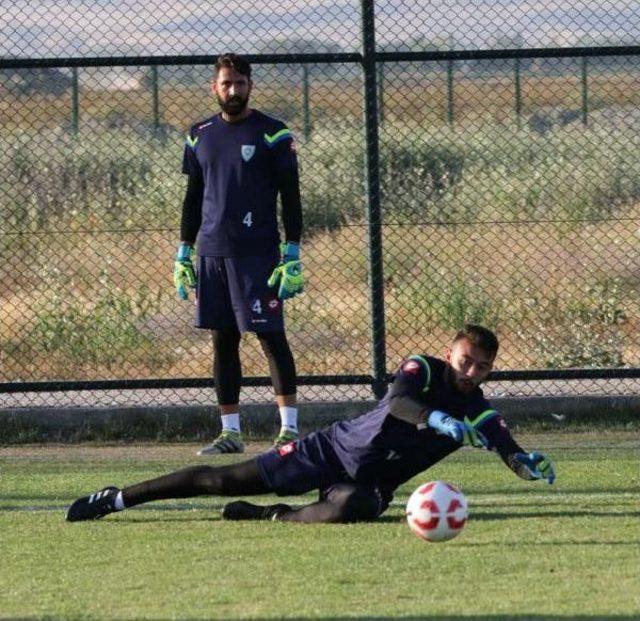 Manisa Büyükşehir Belediyespor'un Kalesi Emin Ellerde