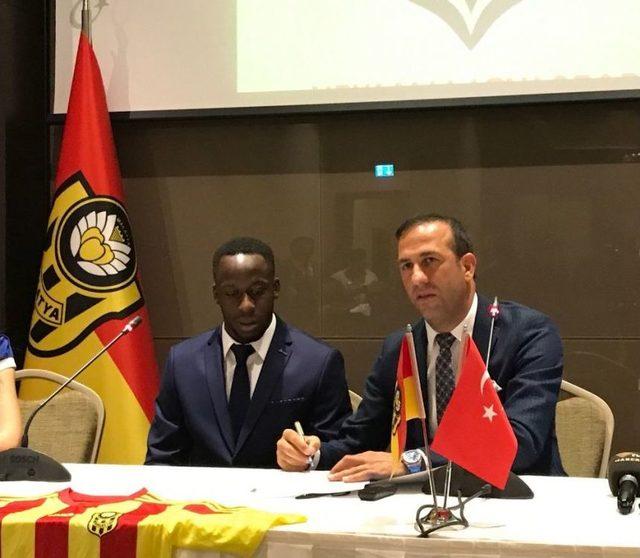 Aly Cissokho, Evkur Yeni Malatyaspor’a İmzayı Attı