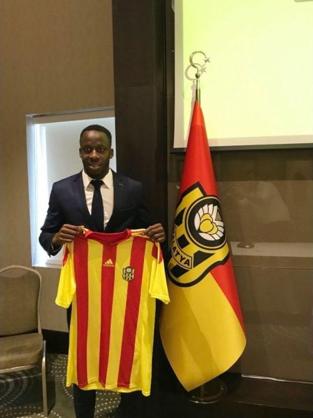 Aly Cissokho, Evkur Yeni Malatyaspor’a İmzayı Attı