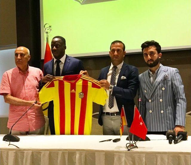 Aly Cissokho, Evkur Yeni Malatyaspor’a İmzayı Attı