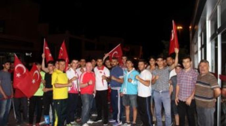 Kayserili Muaythai Sporcuları D&uuml;nya Şampiyonası İ&ccedil;in Tayland&rsquo;a U&ccedil;tu