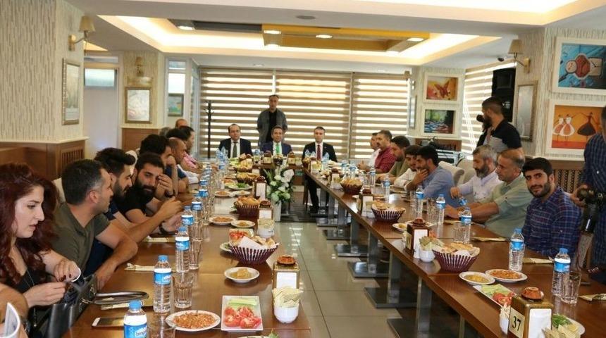 Vali Mantı, Basın Mensupları İle Bir Araya Geldi