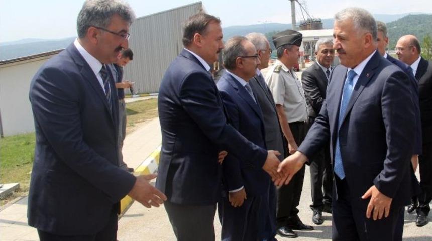 Bakanlar, Bolu Dağı&rsquo;nda Karayolları &Ccedil;alışanları İle Yemek Yedi