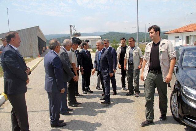 Bakanlar, Bolu Dağı’nda Karayolları Çalışanları İle Yemek Yedi