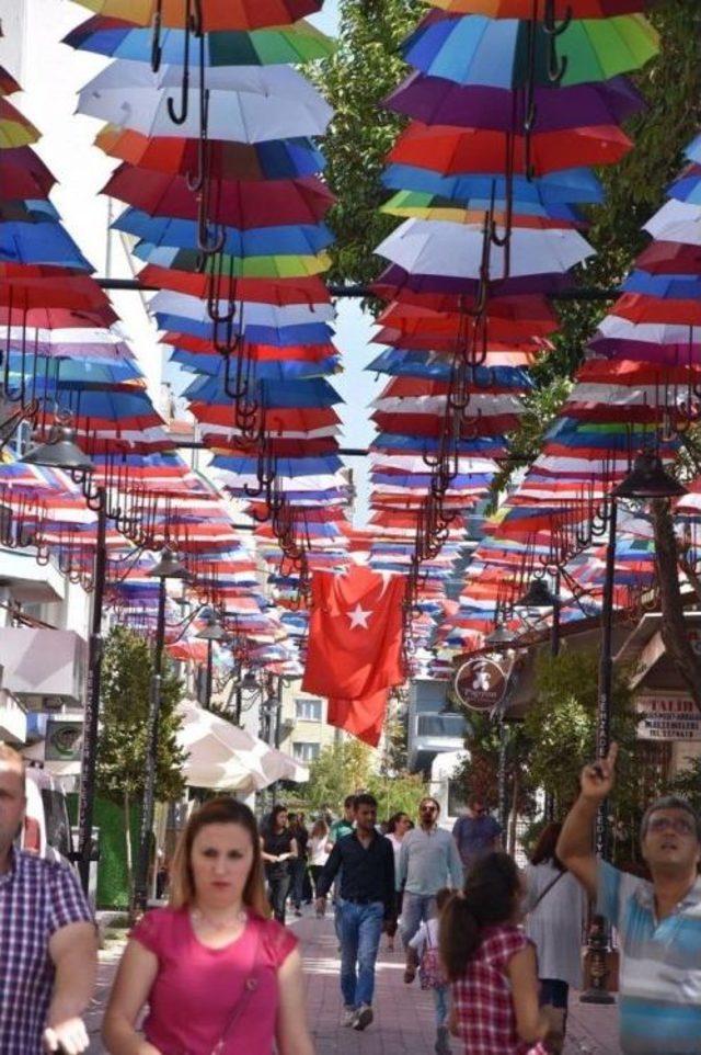 Bir Zamanların Atıl Sokağı Şimdi En Gözde Sokak