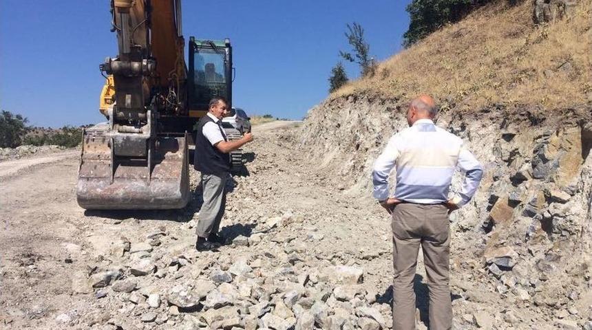 Yollar Standartlara Uygun Hale Geliyor