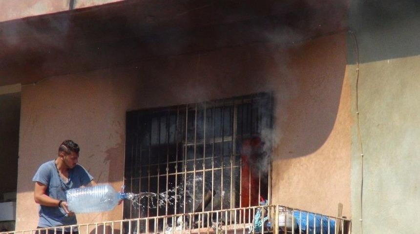 Yangına Damacana İle M&uuml;dahale Etti