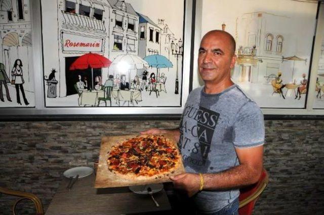 Kanada'da Yaşayan Dünyaca Ünlü Pizzacı, Tatil Için Memleketi Tunceli'ye Geldi