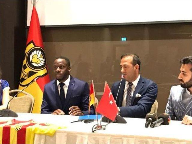 Yeni Malatyaspor'da Aly Cissokho Imzayı Attı