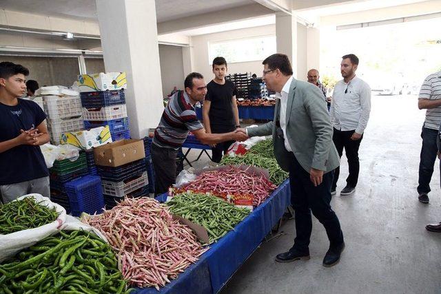 Başkan Subaşıoğlu, Pazar Esnafıyla Bir Araya Geldi