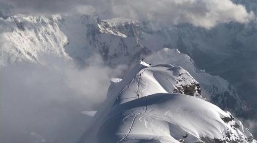T&uuml;rk Dağcılar Korjenevskaya Dağı&rsquo;Na Tırmandı