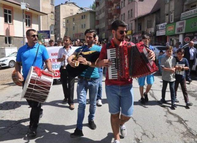 Artvinliler Kardeş Şehirler Projesiyle Bitlis'i Gezip, Horon Tepti