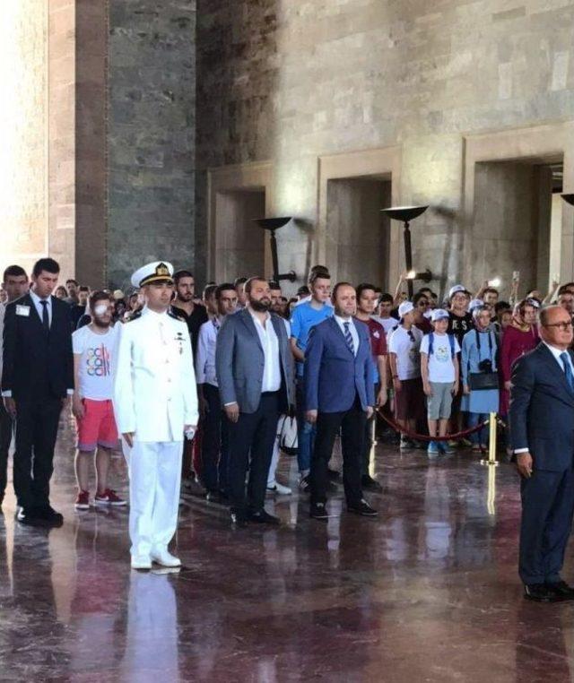 Trabzonspor Yönetim Kurulu Anıtkabir’i Ve 15 Temmuz Şehitler Anıtı’nı Ziyaret Etti