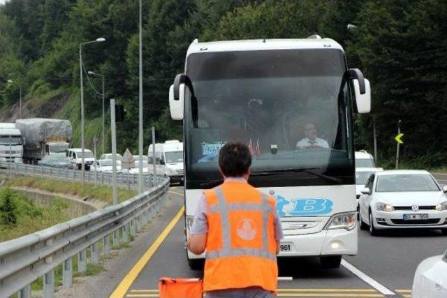 Tem'in Kapalı Olduğu Bolu Dağı'nda Araç Yoğunluğu