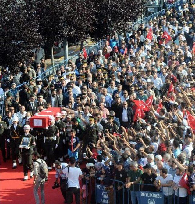 Şehit Binbaşı Ümit Çelik Son Yolculuğuna Uğurlandı 