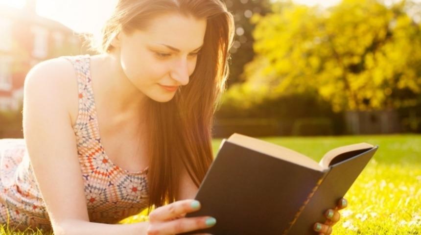 Kitap Okuyanların, Aşık Olmak İ&ccedil;in En Uygun İnsanlar Olduğu Bilimsel Olarak Kanıtlandı.