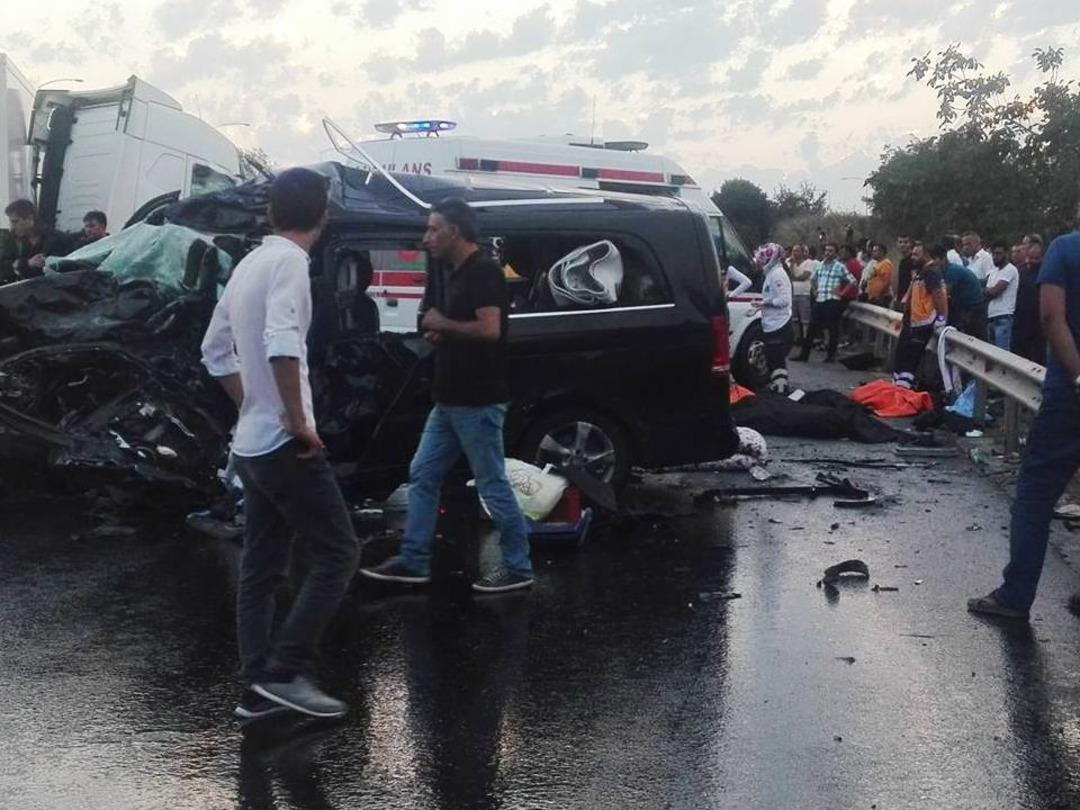 Tem Otoyolunda Feci Kaza: 6 &Ouml;l&uuml;