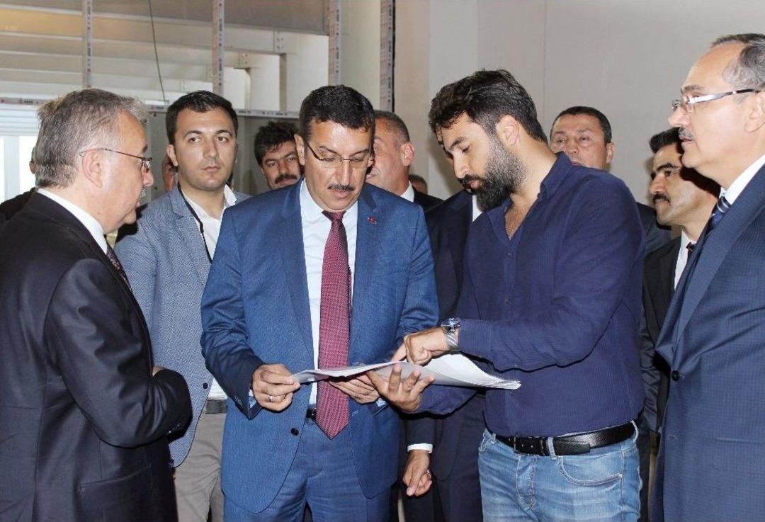 Bakan T&uuml;fenkci: "g&uuml;mr&uuml;klerde Taşıt Plaka Okuma Sistemini Getiriyoruz"