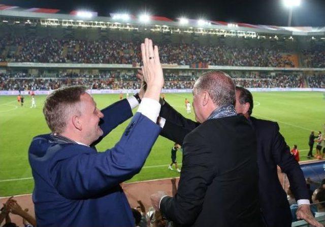 Cumhurbaşkanı Erdoğan, Başakşehir Maçını Izledi