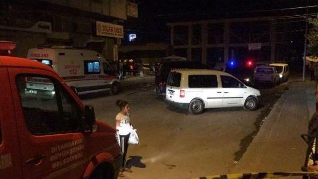 40 Yıllık Bina Yıkılma Tehlikesi Nedeniyle Boşaltıldı (2)