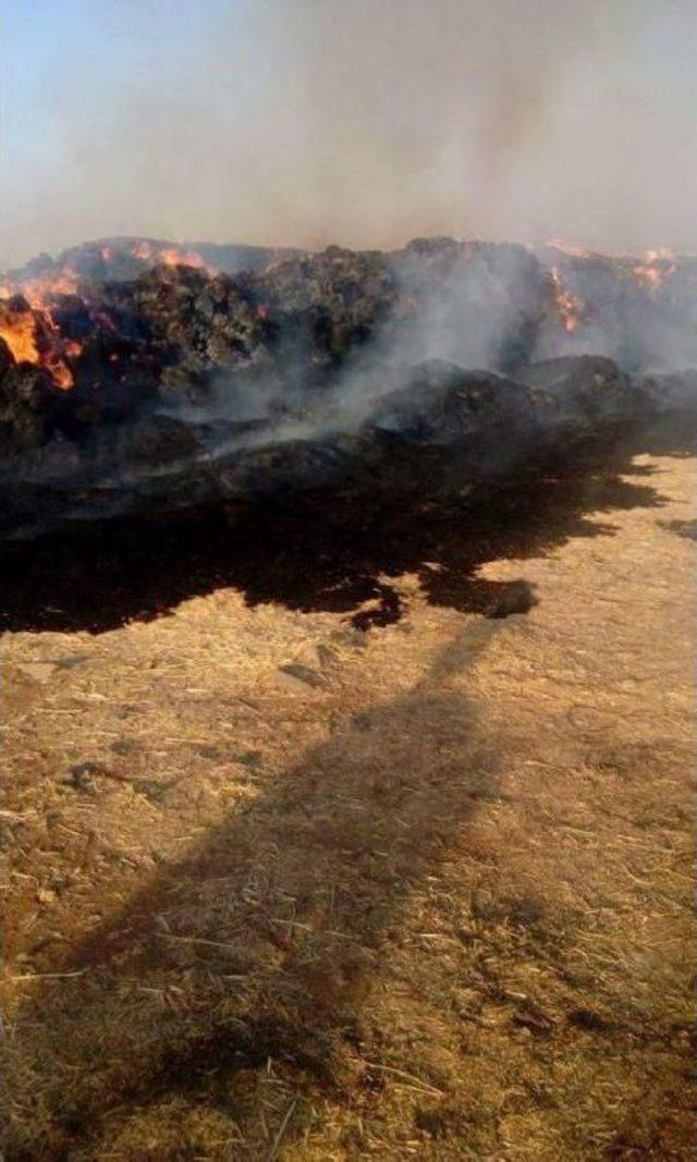 Derik'te Akşam Başlayan Saman Yangını Devam Ediyor