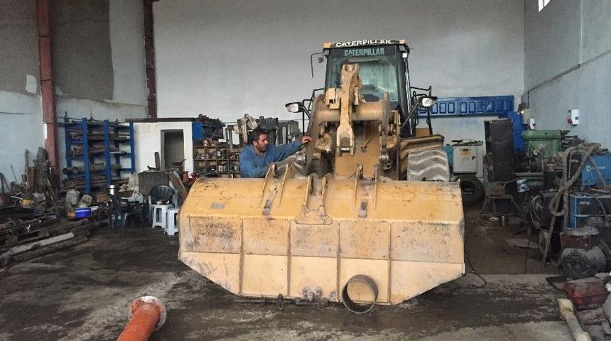 Yüksekova’daki Tornacı Ustaları Kısıtlı İmkanlarla Büyük İşler Yapıyor