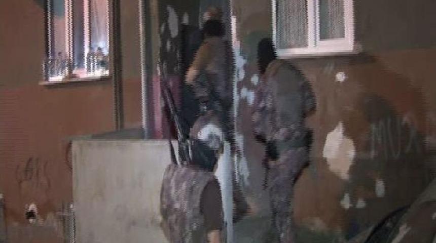 Sultangazi'de Helikopter Destekli Uyuşturucu Operasyonu