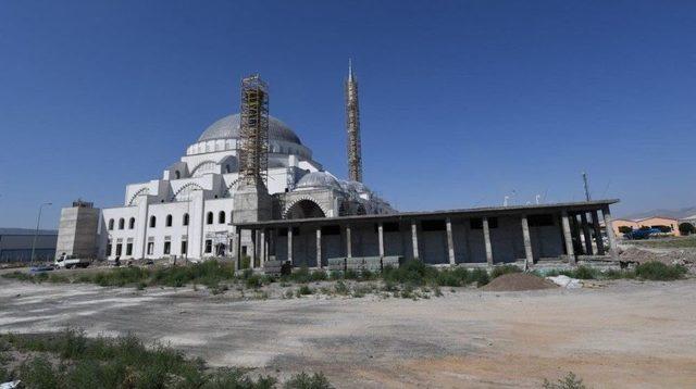 Kayseri Osb’de Cami Yapımı Çalışmaları Devam Ediyor