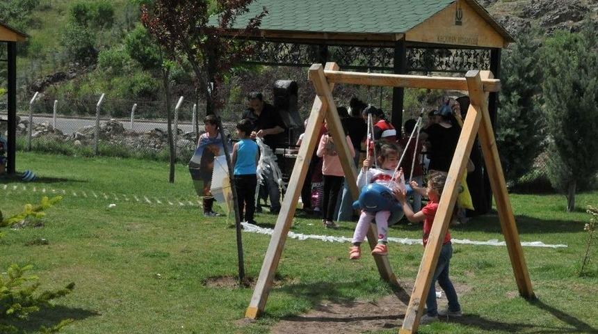 Ke&ccedil;i&ouml;renli Piknik Severler Kartaltepe&rsquo;de Buluşuyor