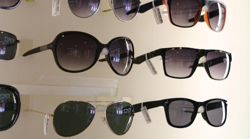 G&uuml;neş G&ouml;zl&uuml;ğ&uuml; Alımında &Ouml;ncelik Moda Değil Sağlık