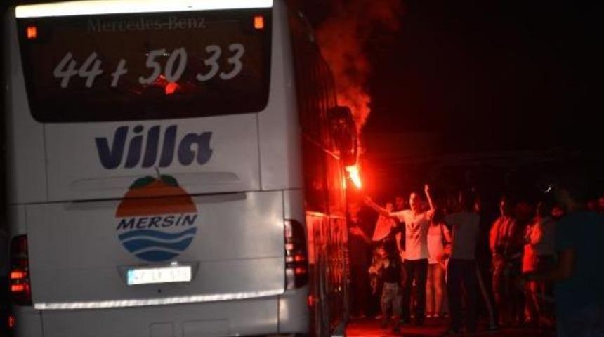 Adana'da Coşkulu Asker Uğurlaması