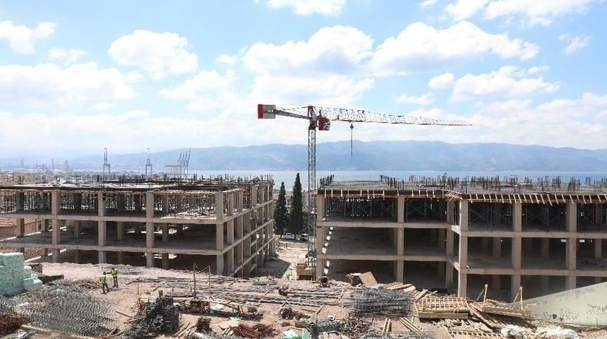 Kamp&uuml;s İnşaatında İki Blok Tamamlandı