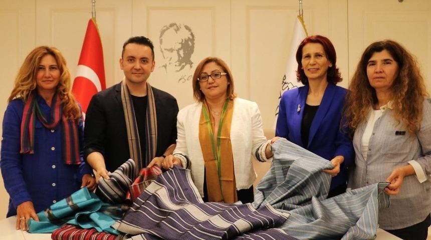 Kutnu Kumaşı Londra Yolcusu