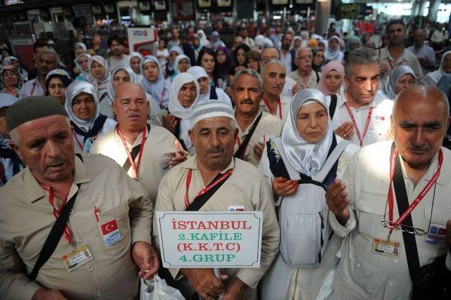 İlk Hacı Kafilesini İstanbul Müftüsü Uğurladı