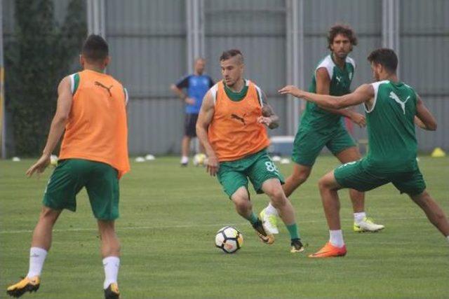 Bursaspor’Da Sercan Antrenmanda Sakatlandı