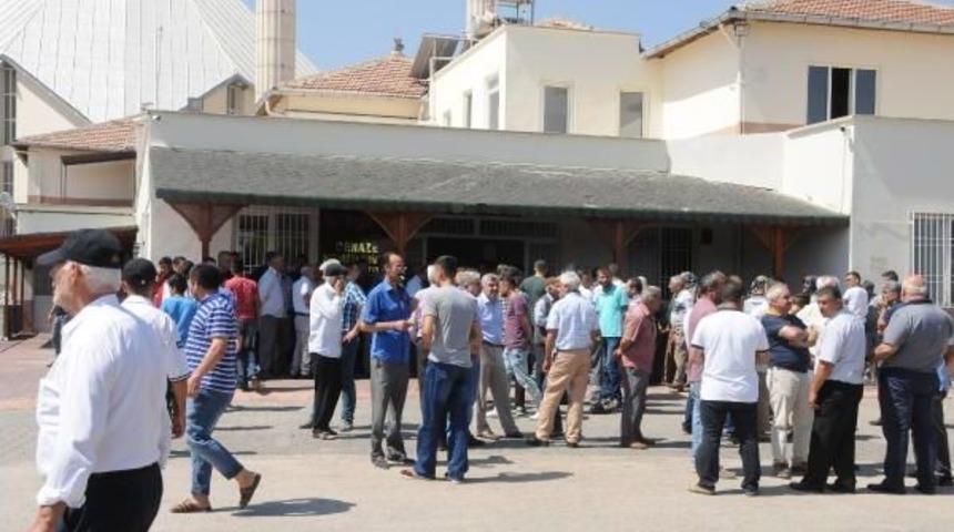 Tatil D&ouml;n&uuml;ş&uuml; Kazada &Ouml;len 6 Kişilik Gurbet&ccedil;i Ailenin Cenazeleri Gaziantep'e Getirildi