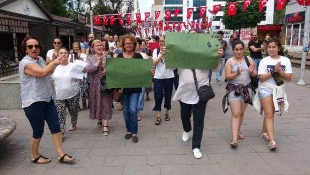 Hopa da Kadınlardan K&ouml;m&uuml;r Tozu Eylemi 1