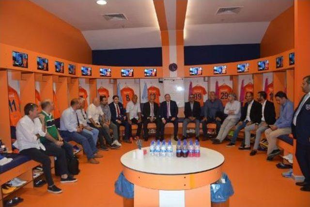 Başakşehir Fatih Terim Stadı 10 Numara, 5 Yıldız