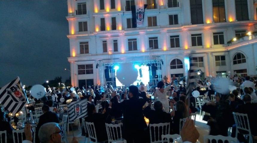 Beşiktaşlılar Şampiyonluğu Kutladı