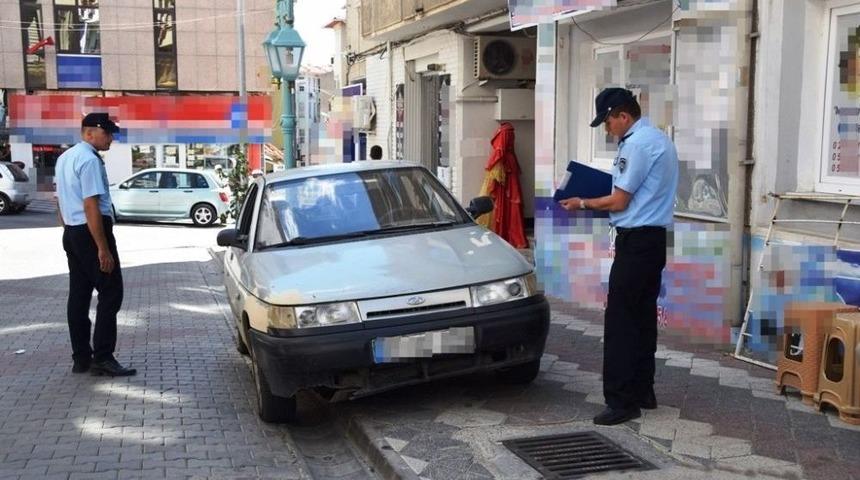 S&uuml;leymanpaşa&rsquo;da Kaldırımlara Park Eden Ara&ccedil;lara İşlem Yapılıyor