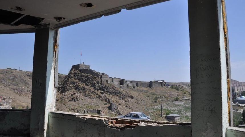 Sukapı Mahallesi&rsquo;nde Kafe Harabe Oldu