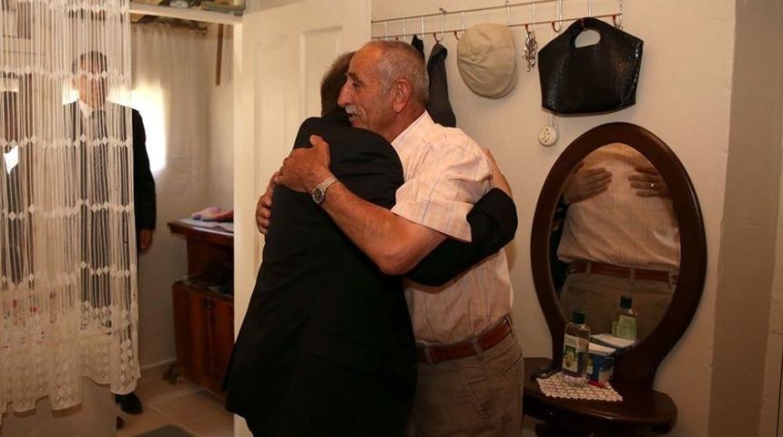 Vali Pehlivan, Şehit Hakan Öner’in Ailesini Ziyaret Etti