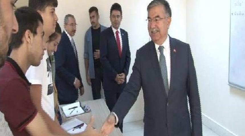 Milli Eğitim Bakanı Yılmaz: Yabancı Dil Problemini &Ccedil;&ouml;zeceğiz