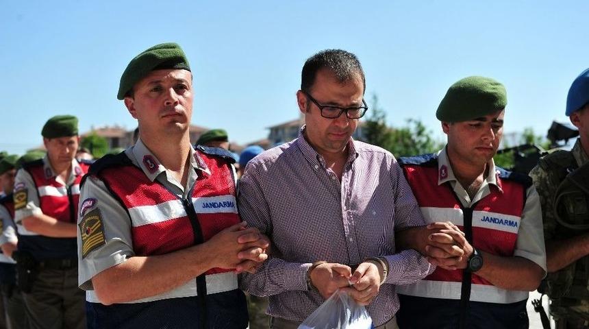 Darbeci &Ccedil;i&ccedil;ek&rsquo;in Fet&ouml;&rsquo;n&uuml;n S&ouml;zde &Uuml;st D&uuml;zey Y&ouml;neticileriyle İrtibatı "tesad&uuml;f"m&uuml;ş