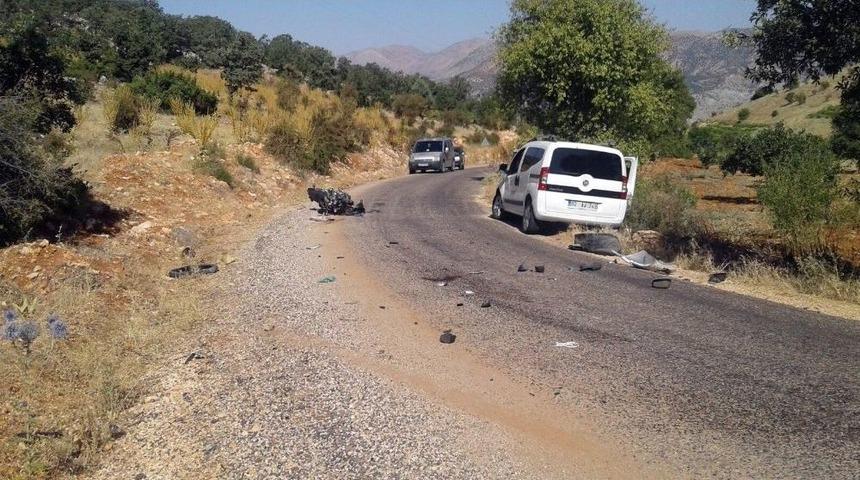 Hafif Ticari Ara&ccedil; İle Motosiklet &Ccedil;arpıştı: 1 &Ouml;l&uuml;