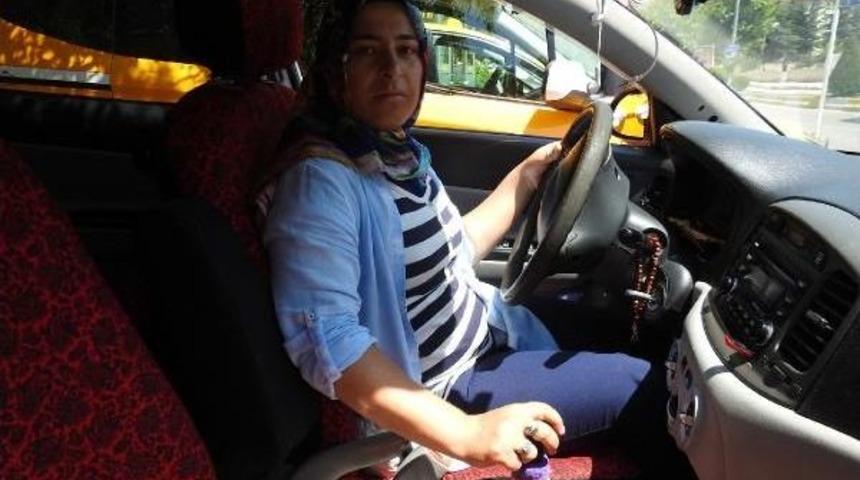 &Ccedil;orum'un Tek Kadın Taksi Şof&ouml;r&uuml;